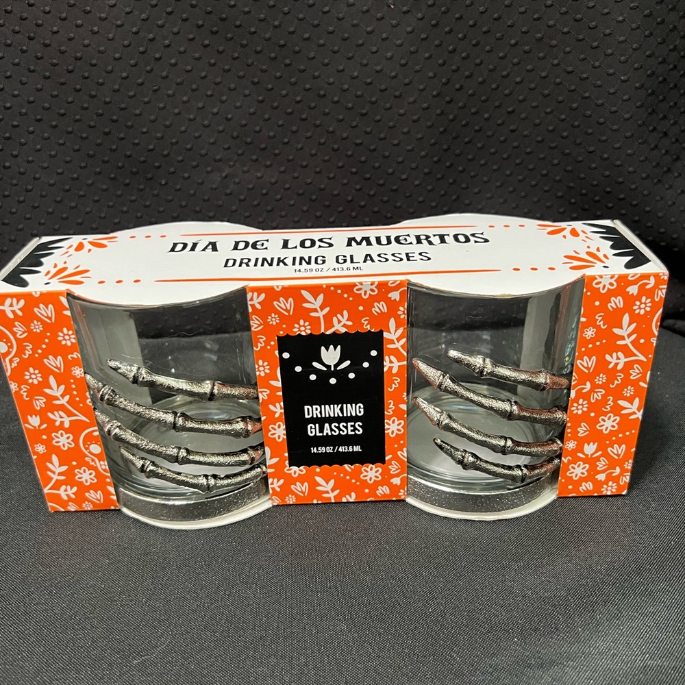 Dia de los Muertos Drinking Glasses Set - Silver Skeleton Design